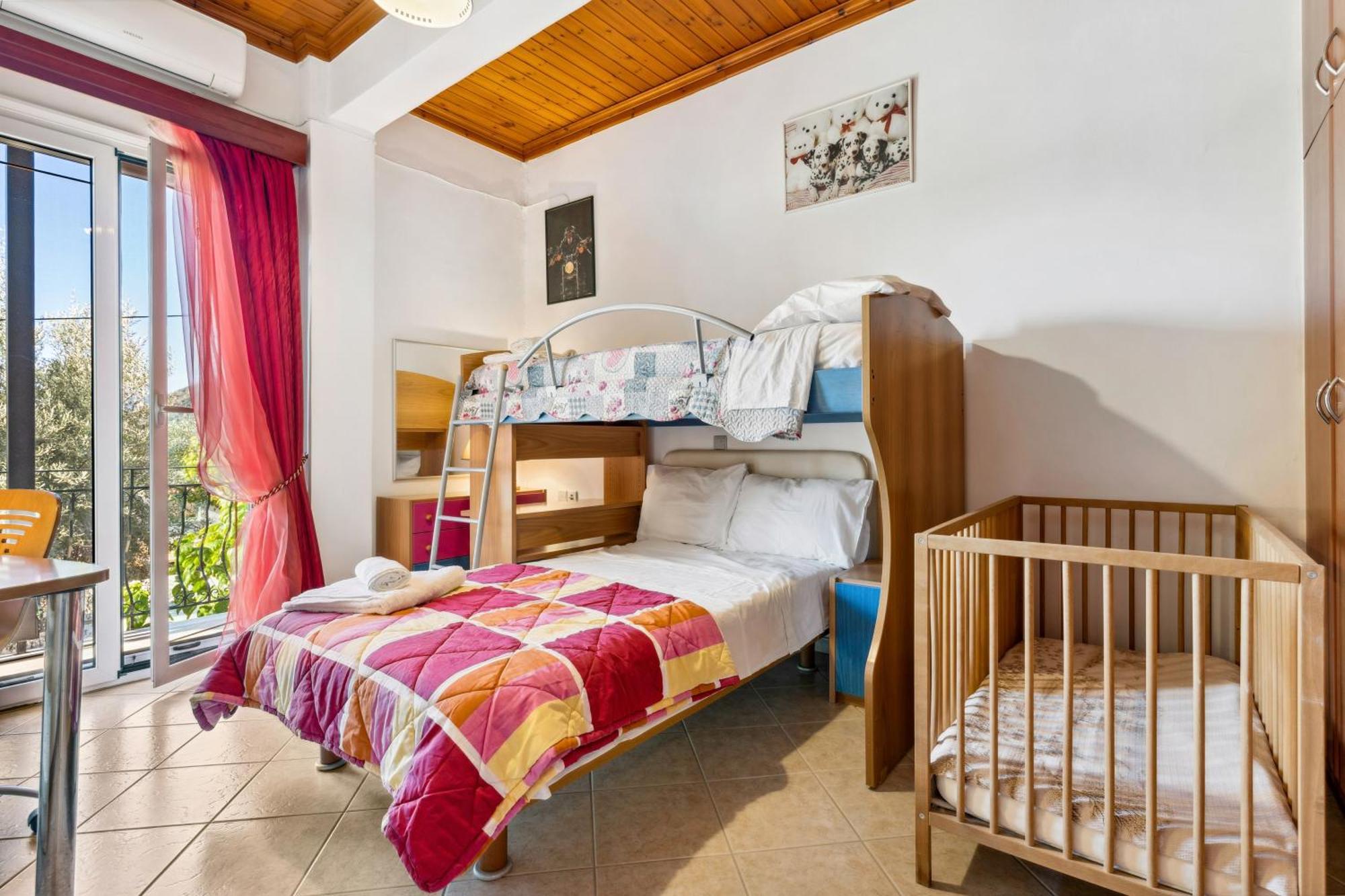 Verani Residence Parking Balcony Playground Sivros Экстерьер фото